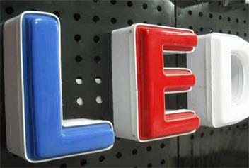 吸塑發(fā)光字制作